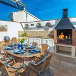 Villa El Olivar By *
